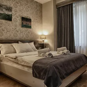 3* Otel Four Brothers